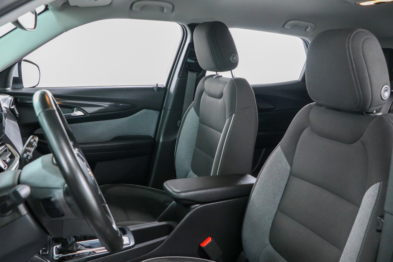 Used 2025 Chevrolet TrailBlazer LT w/ Convenience Package FWD image 23