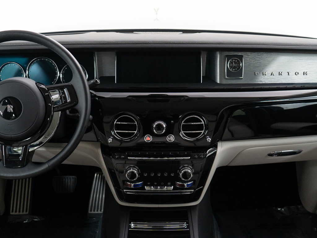 Certified 2018 Rolls-Royce Phantom Sedan RWD image 38