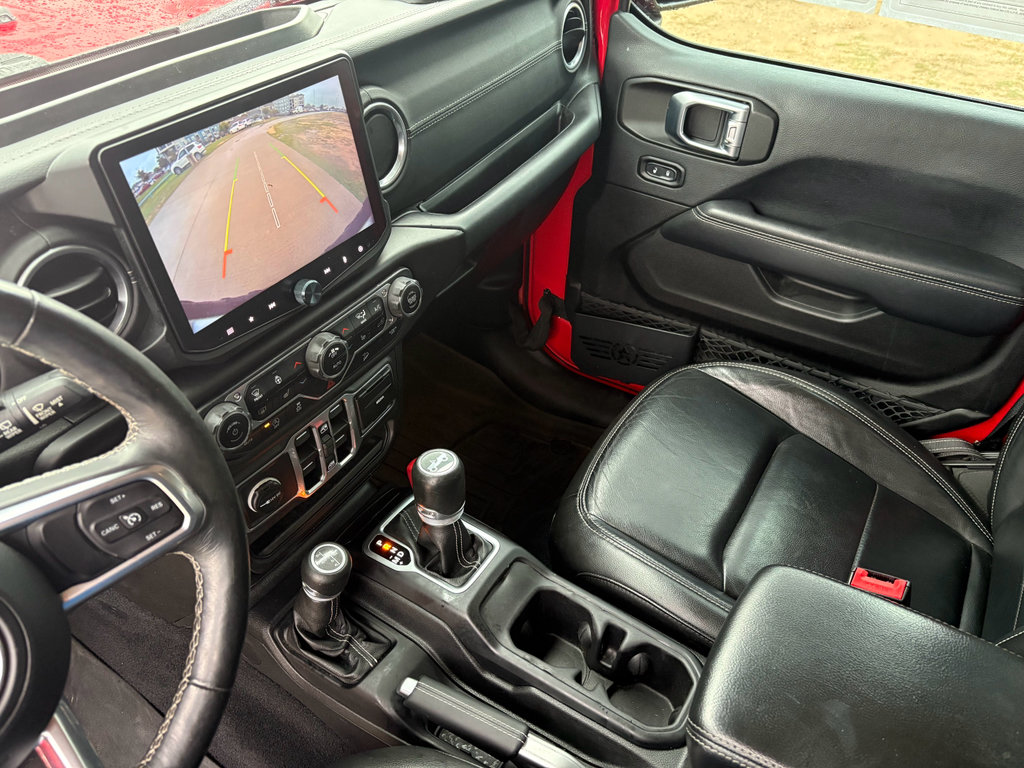 Used 2018 Jeep Wrangler Unlimited Sahara image 15