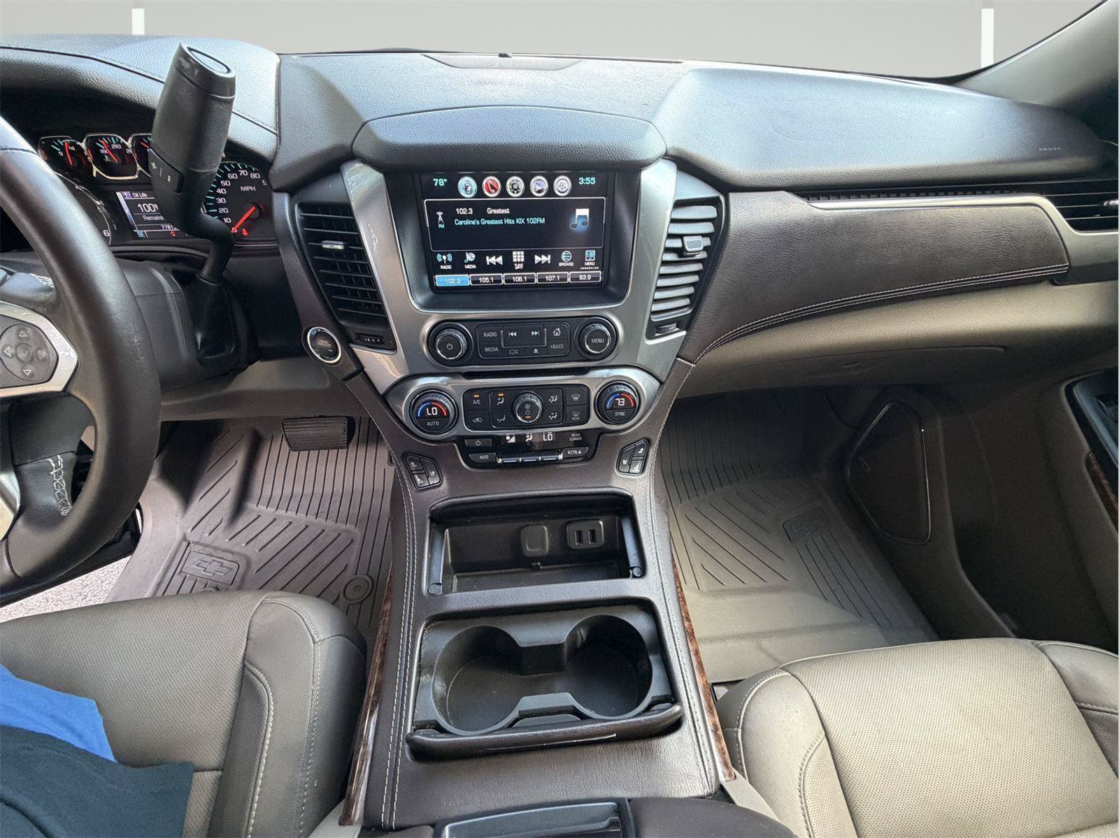 Used 2019 Chevrolet Suburban Premier AWD/4WD image 25
