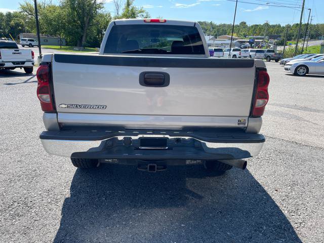 Used 2006 Chevrolet Silverado 2500 LT w/ Heavy-Duty Power Package AWD/4WD image 6