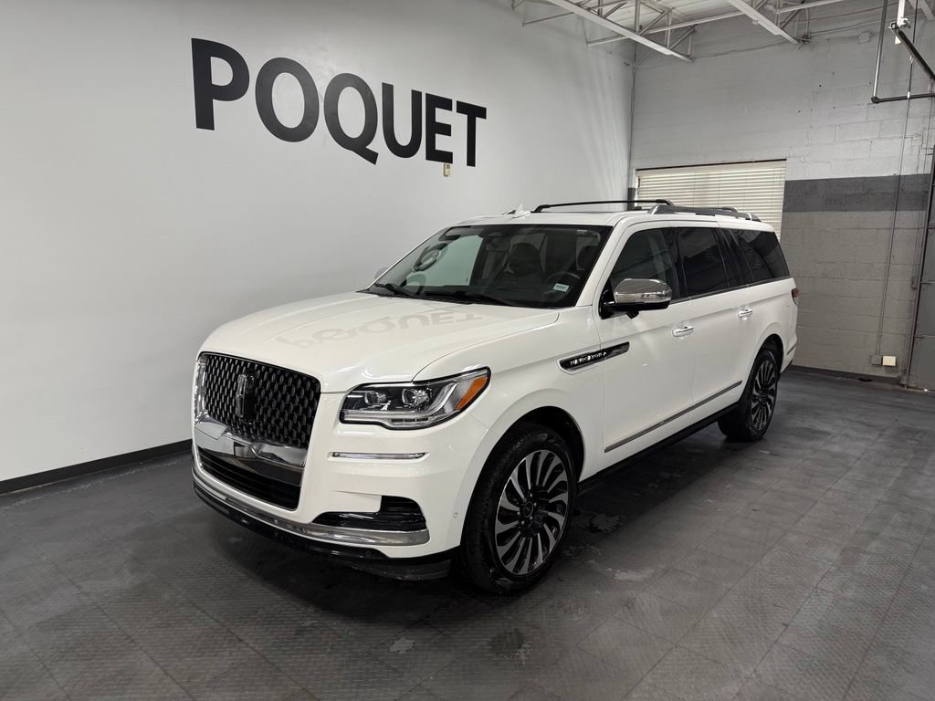 Used 2022 Lincoln Navigator L Black Label AWD/4WD image 2