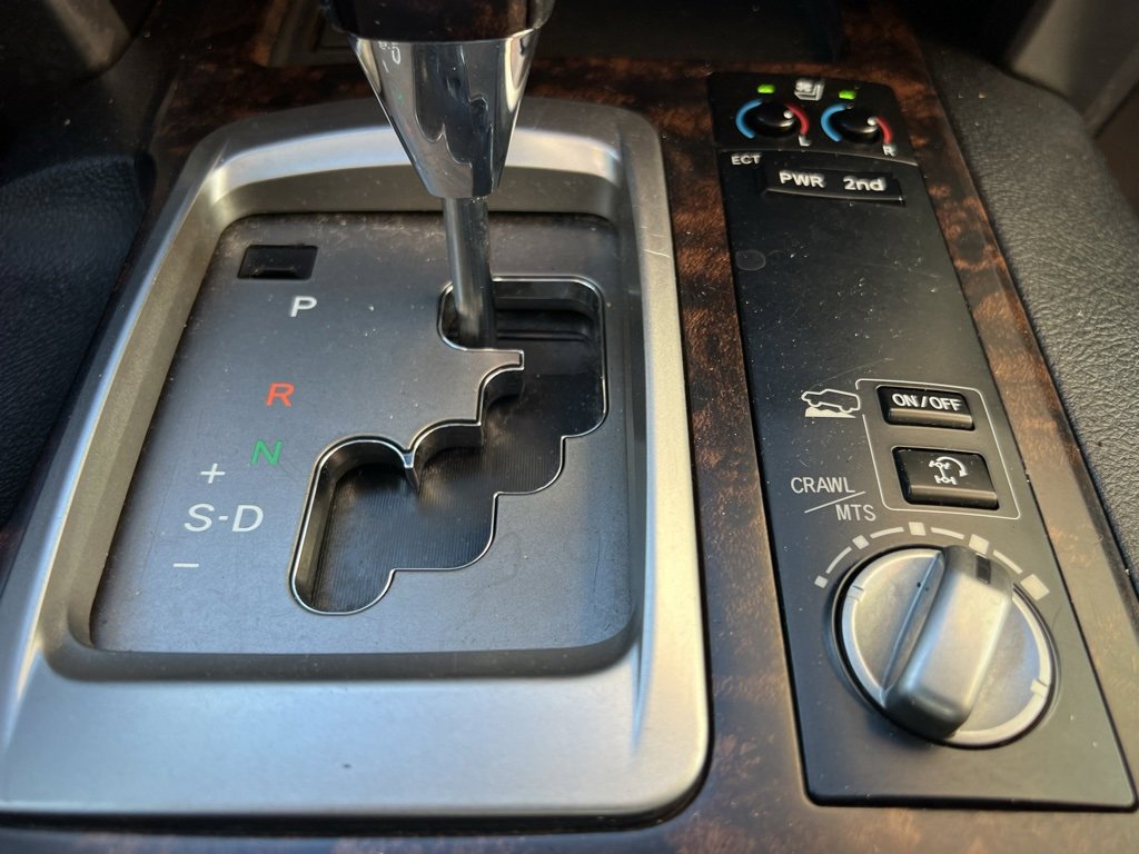 Used 2013 Toyota Land Cruiser image 71