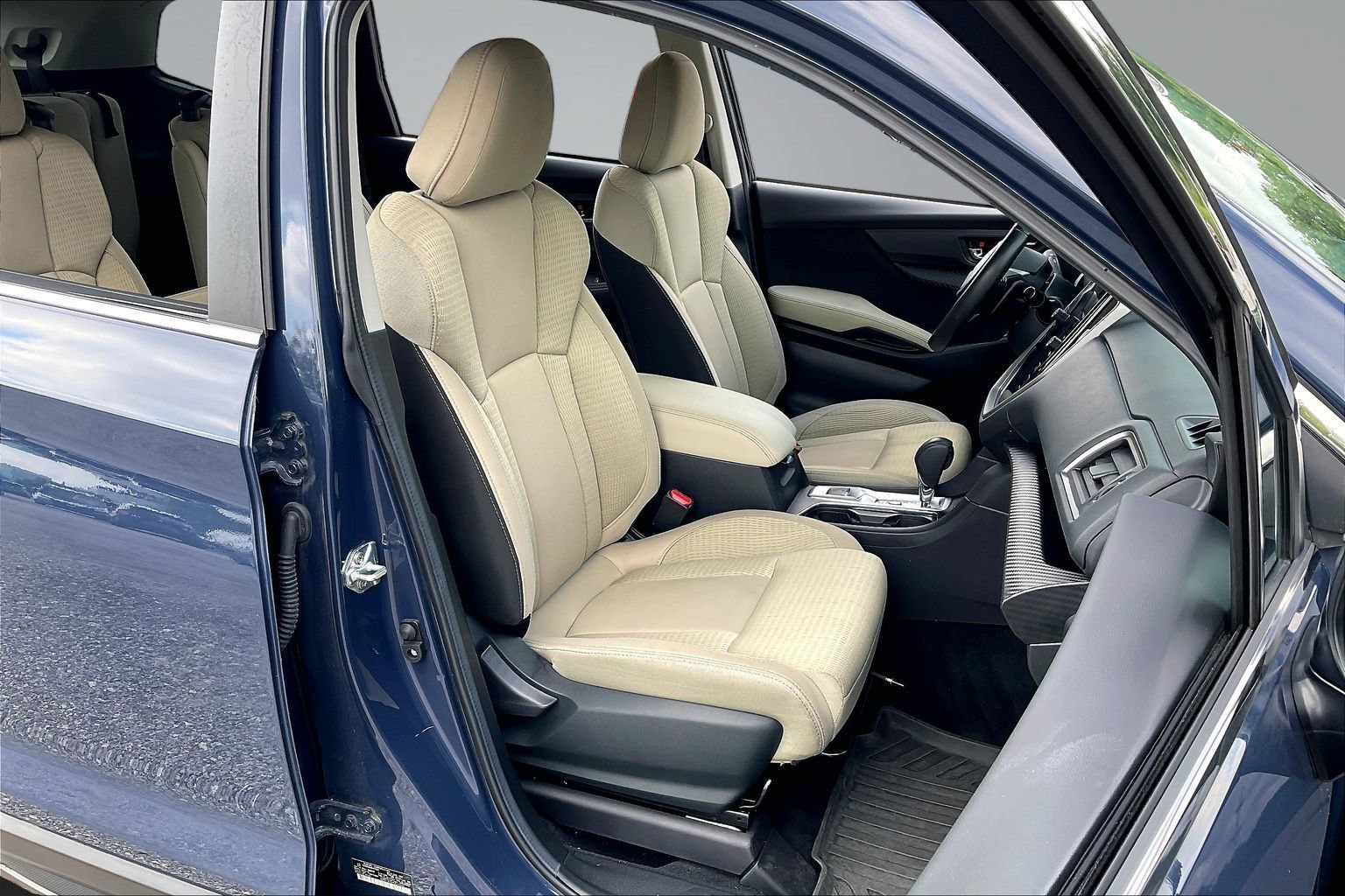 Certified 2025 Subaru Ascent Premium w/ Premium Package AWD/4WD image 7