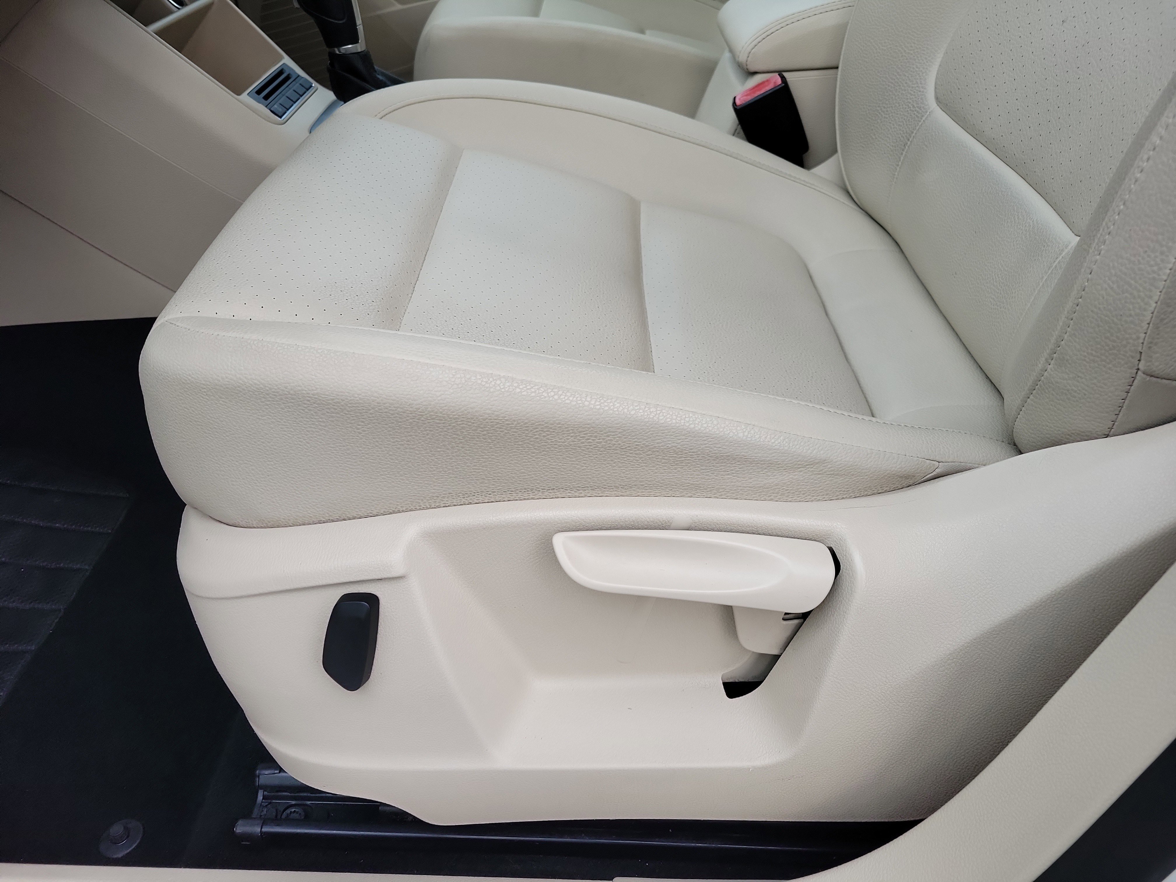 Used 2013 Volkswagen Tiguan SEL image 5