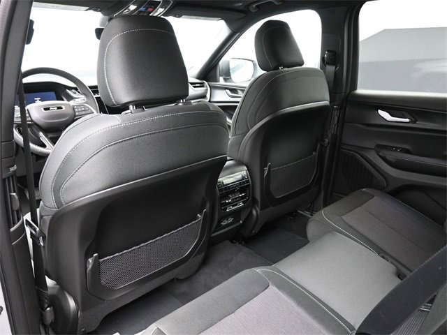 New 2025 Jeep Grand Cherokee L Laredo image 16