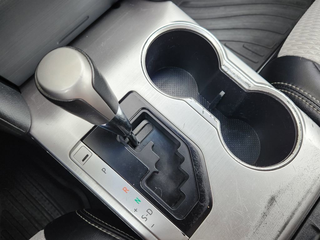 Used 2014 Toyota Camry SE FWD image 10