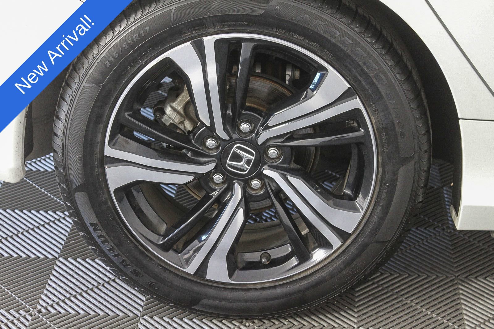 Used 2017 Honda Civic Touring image 11