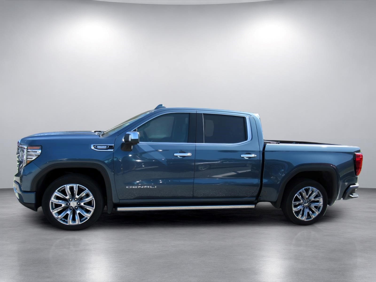 Used 2024 GMC Sierra 1500 Denali w/ Denali Reserve Package RWD image 4