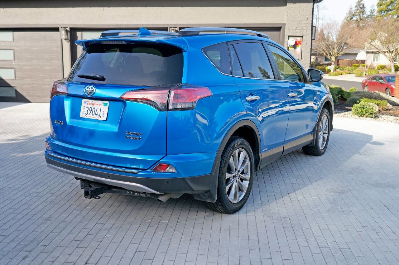 Used 2018 Toyota RAV4 Limited w/ Advanced Technology Package image 5