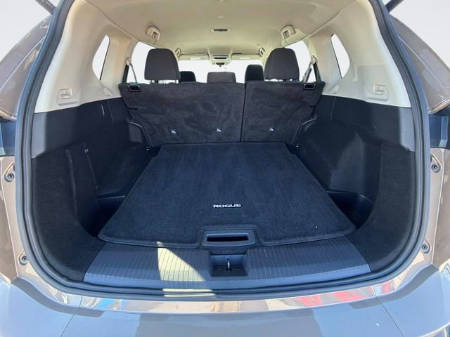 Used 2024 Nissan Rogue SV image 13