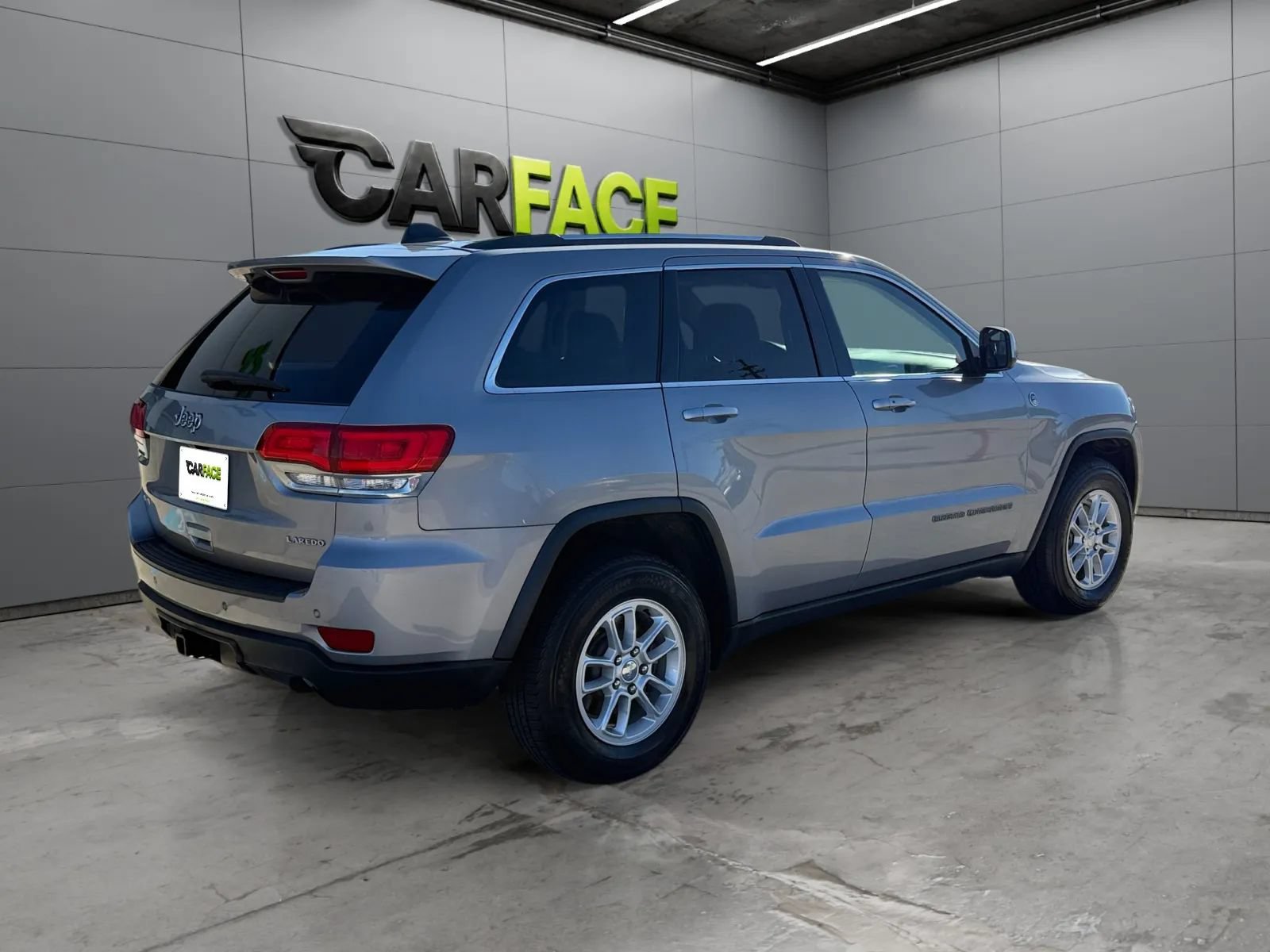 Used 2019 Jeep Grand Cherokee Laredo AWD/4WD image 13