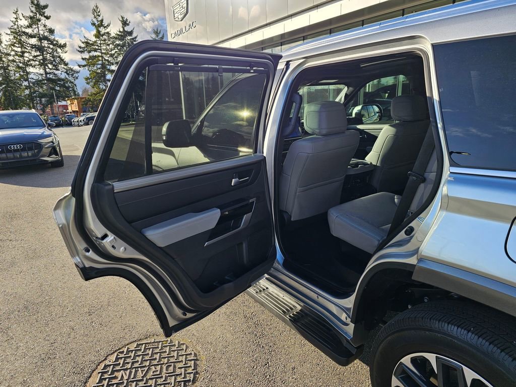 Used 2025 Toyota Sequoia Limited AWD/4WD image 16