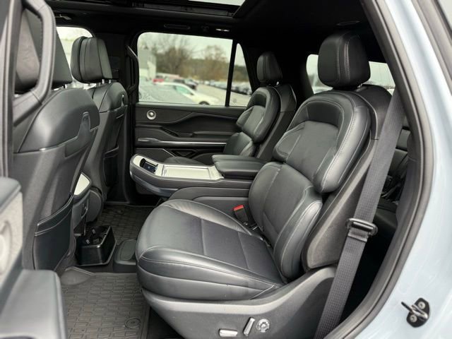 Used 2025 Lincoln Navigator Reserve w/ Jet Appearance Package image 20