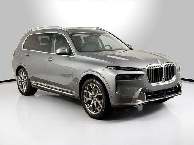 Used 2024 BMW X7 xDrive40i w/ Premium Package AWD/4WD image 13