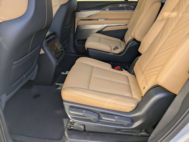 Used 2025 Cadillac Escalade IQ Sport 2 w/ LPO, ONYX Package AWD/4WD image 23