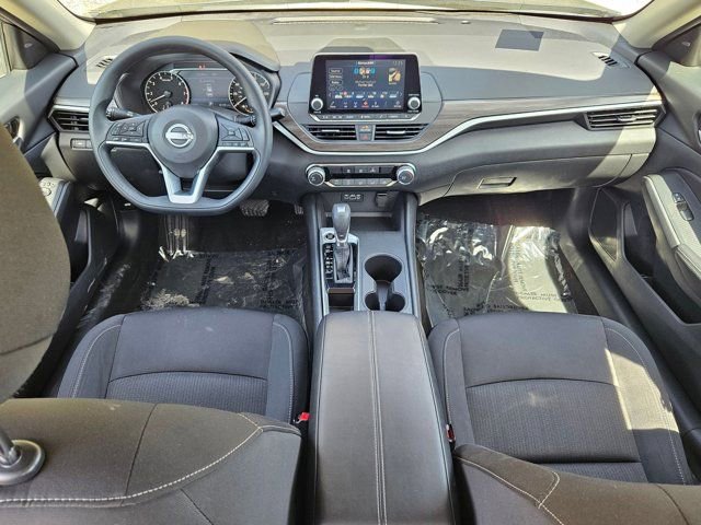 Used 2025 Nissan Altima 2.5 SV image 27
