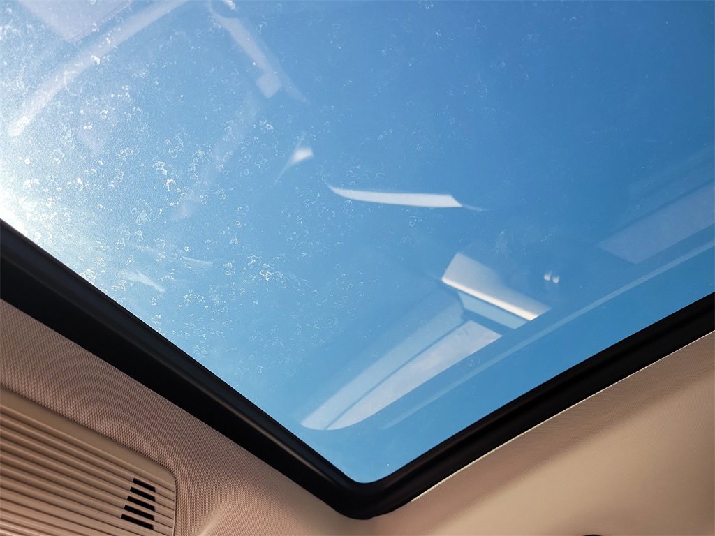 Certified 2025 Volkswagen Atlas Peak Edition SE image 34