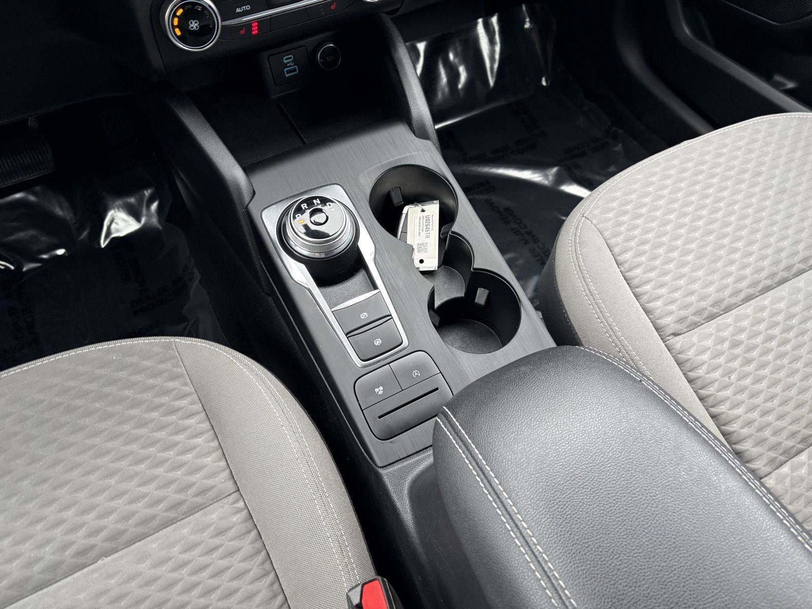 Used 2020 Ford Escape SE image 14