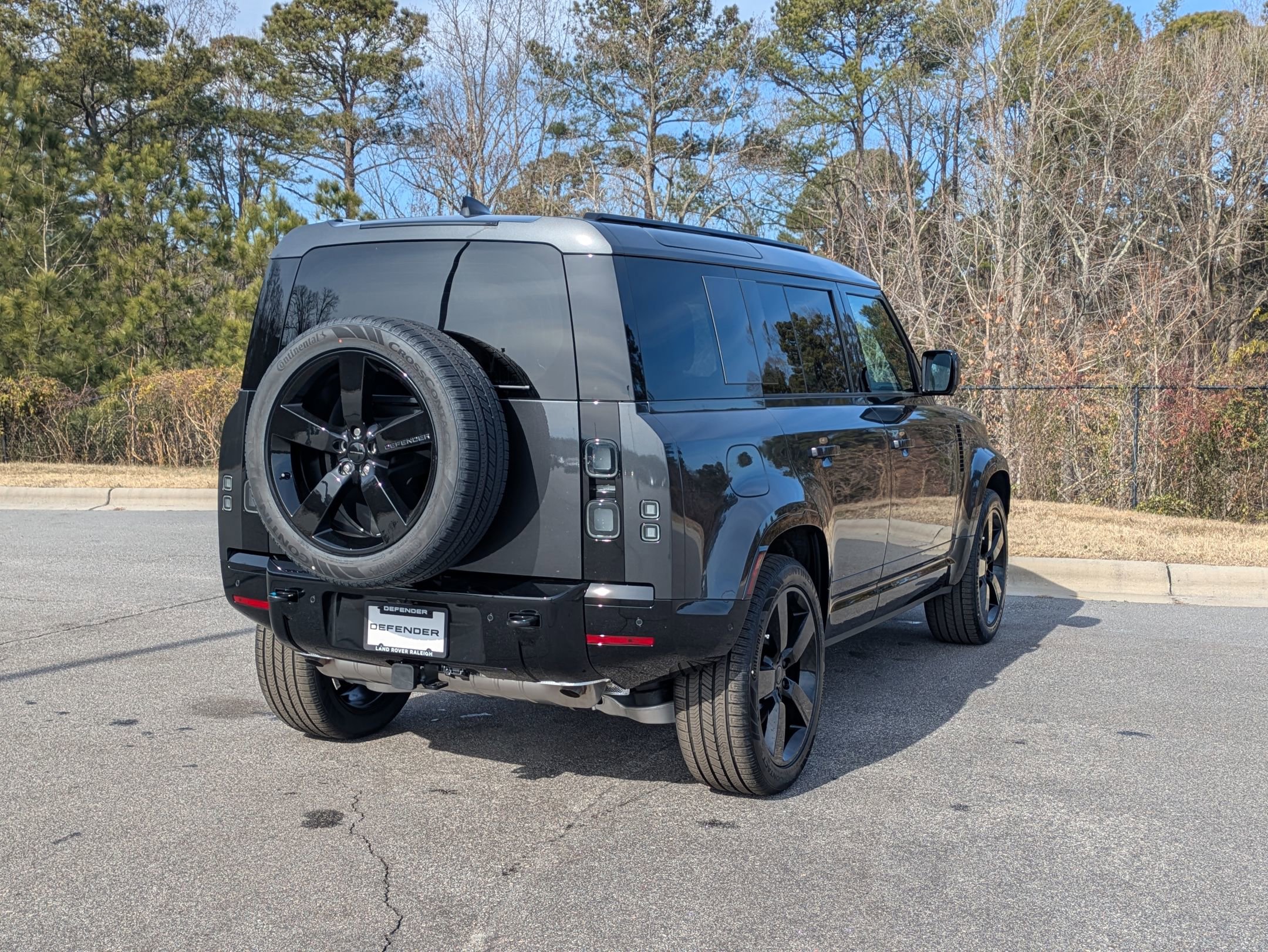 New 2026 Land Rover Defender 110 X-Dynamic SE image 5