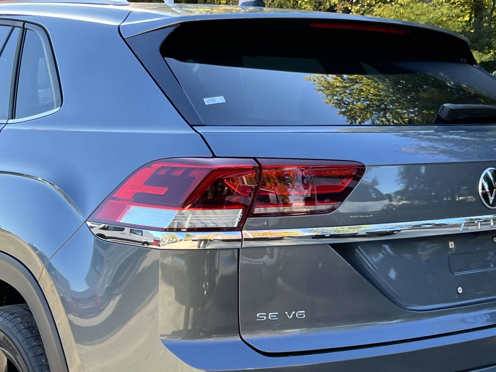 Used 2022 Volkswagen Atlas Cross Sport SE image 9