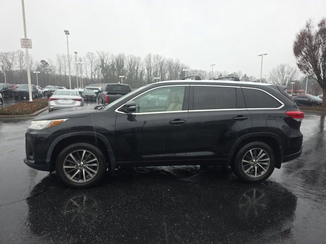 Used 2018 Toyota Highlander XLE image 4