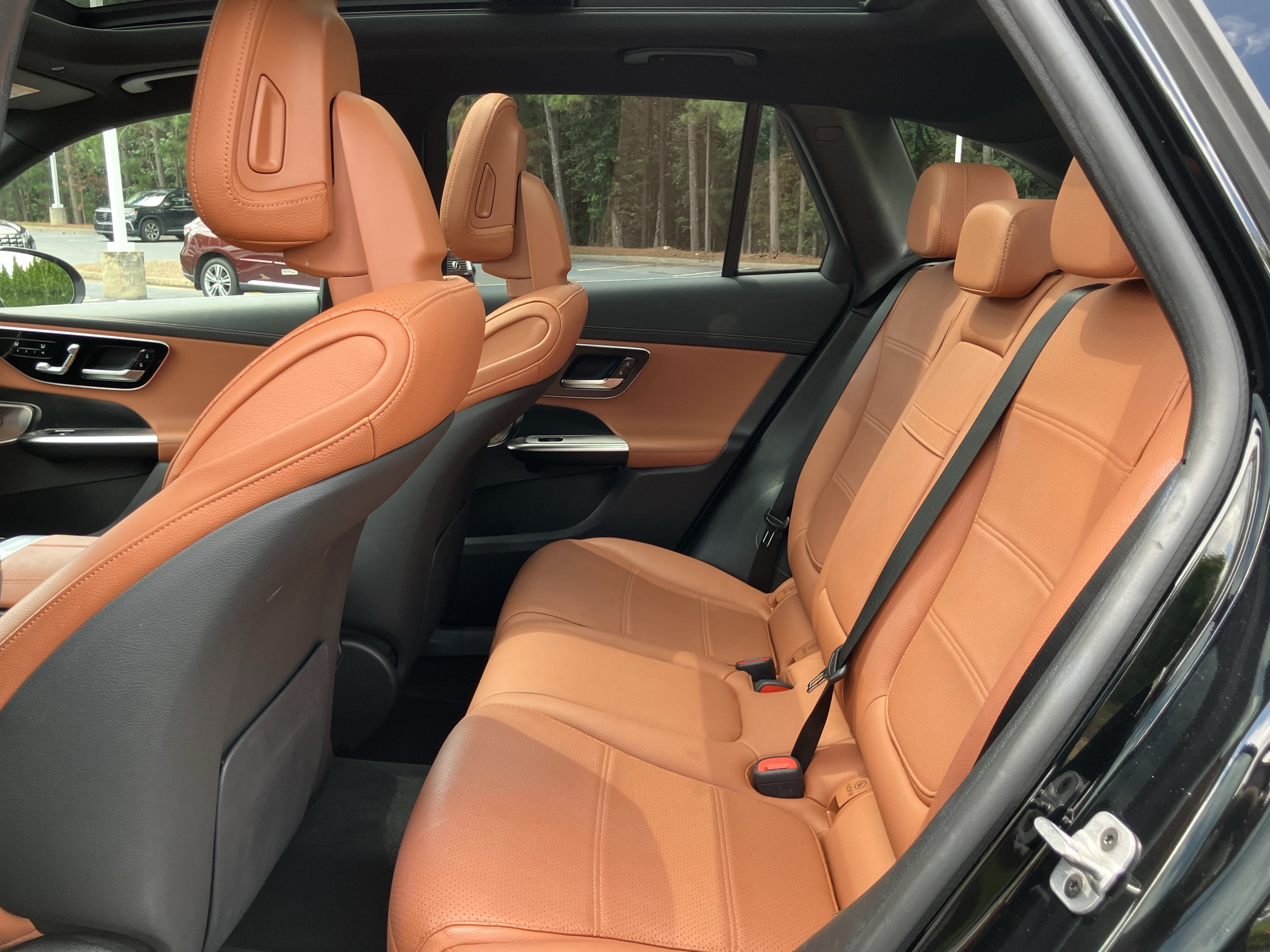 Used 2024 Mercedes-Benz GLC 300 image 33