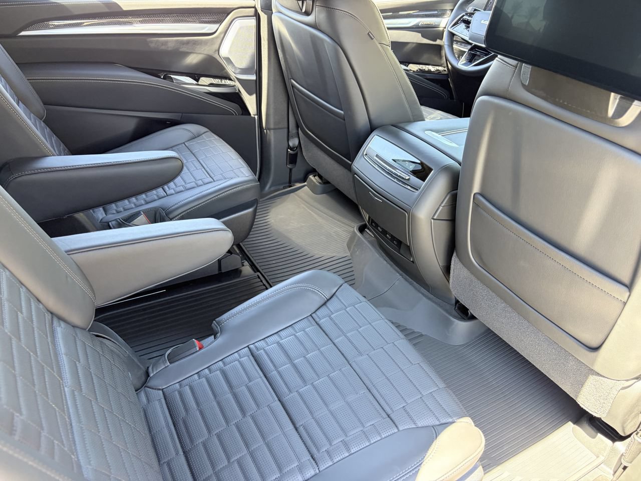 Certified 2026 Cadillac Escalade V w/ LPO, Floor Liner Package AWD/4WD image 15