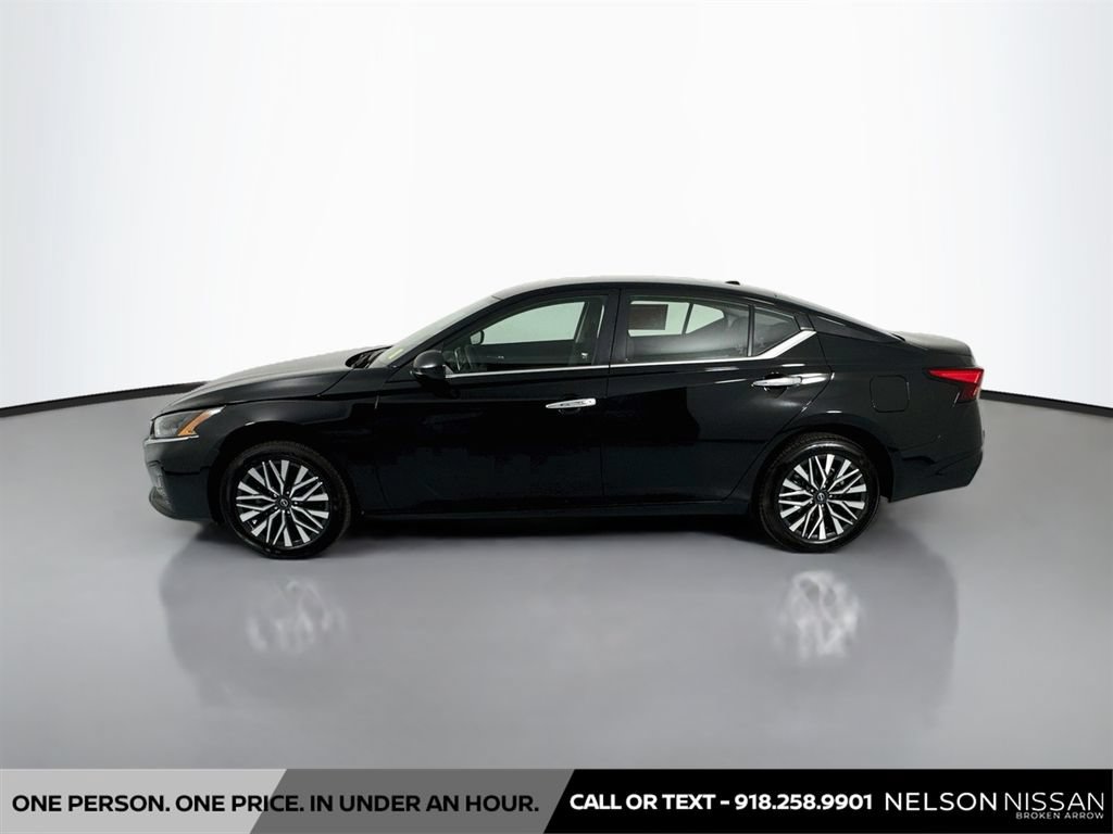 Certified 2025 Nissan Altima 2.5 SV AWD/4WD image 8