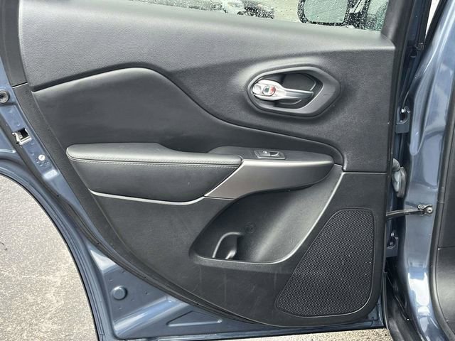 Used 2021 Jeep Cherokee Limited image 17