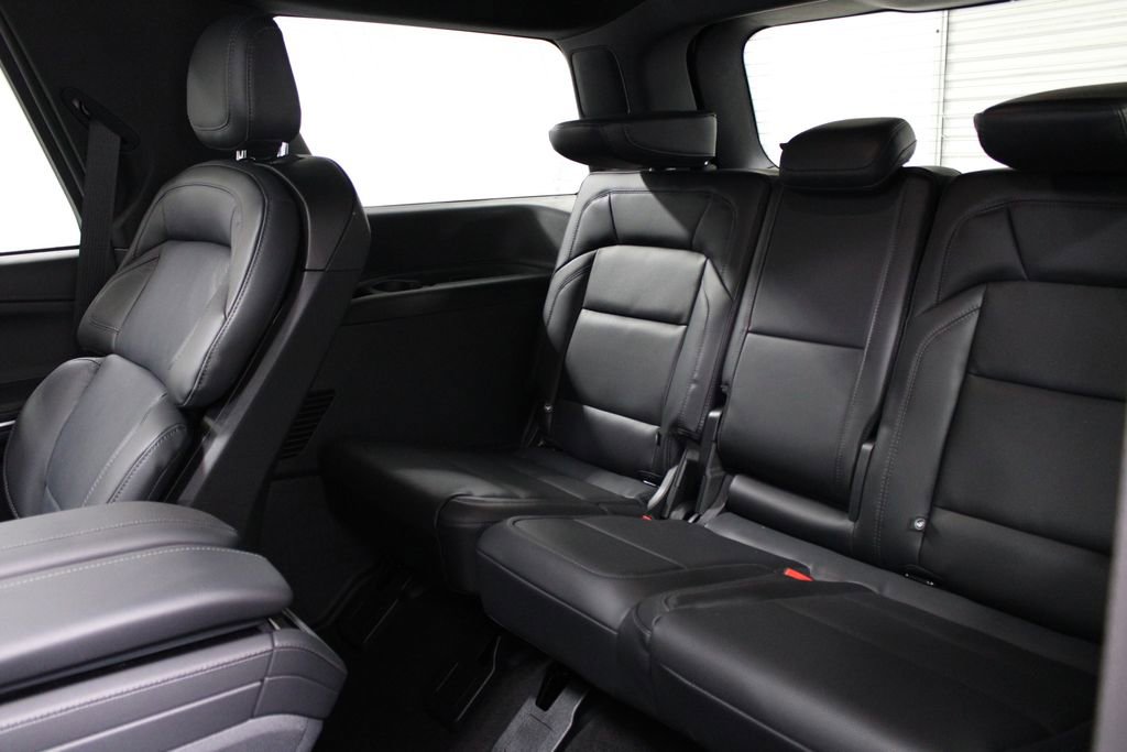 New 2026 Lincoln Navigator Reserve w/ Jet Appearance Package image 32
