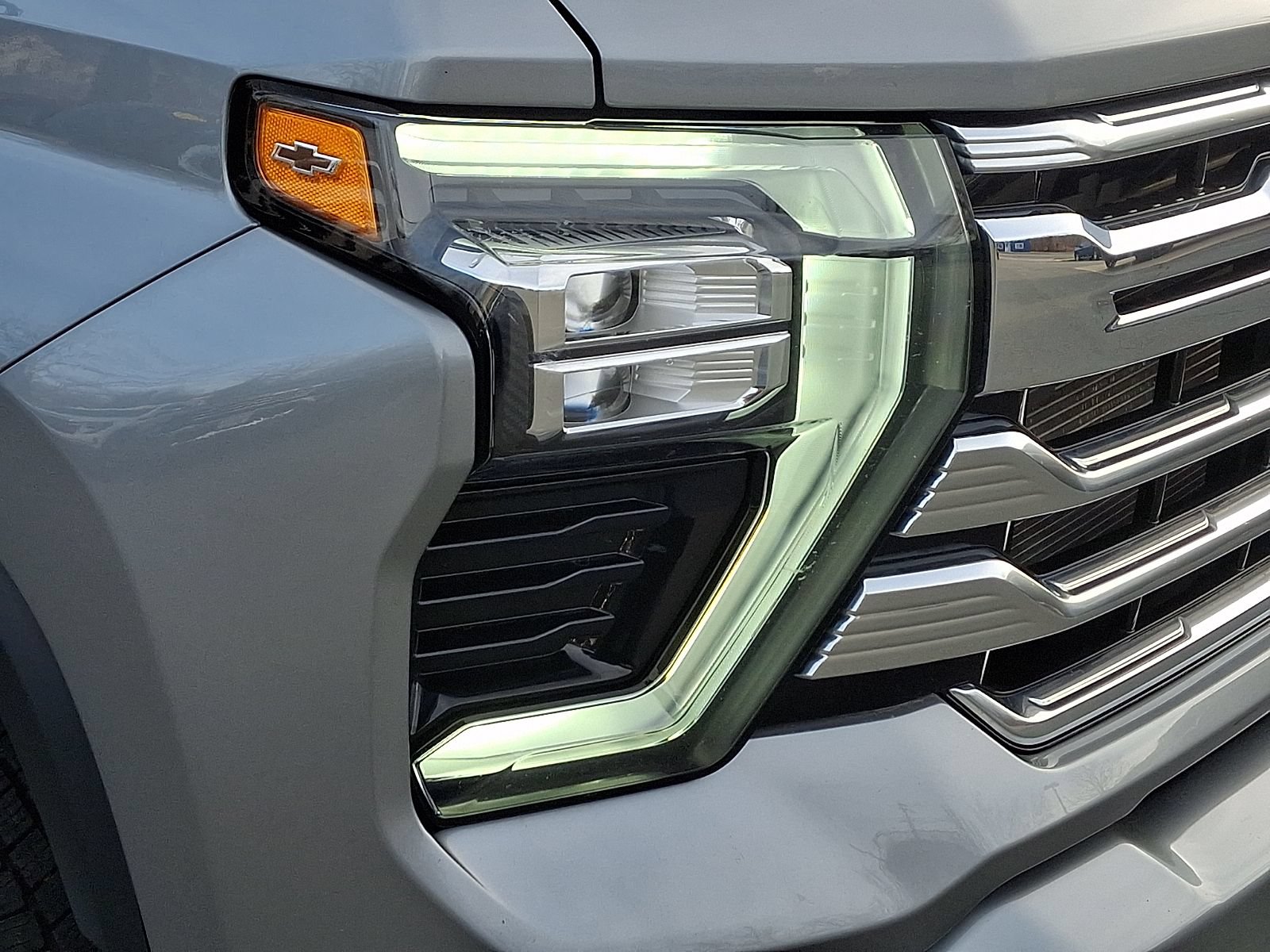 Certified 2025 Chevrolet Silverado 3500 High Country w/ High Country Premium Package AWD/4WD image 9
