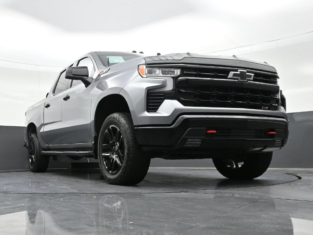 Used 2025 Chevrolet Silverado 1500 LT Trail Boss w/ Convenience Package II AWD/4WD image 31