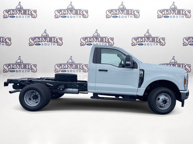 New 2026 Ford F350 XL w/ XL Chrome Package AWD/4WD image 2