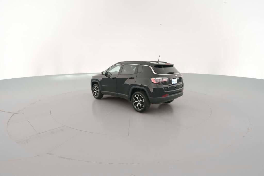 New 2026 Jeep Compass Limited image 8