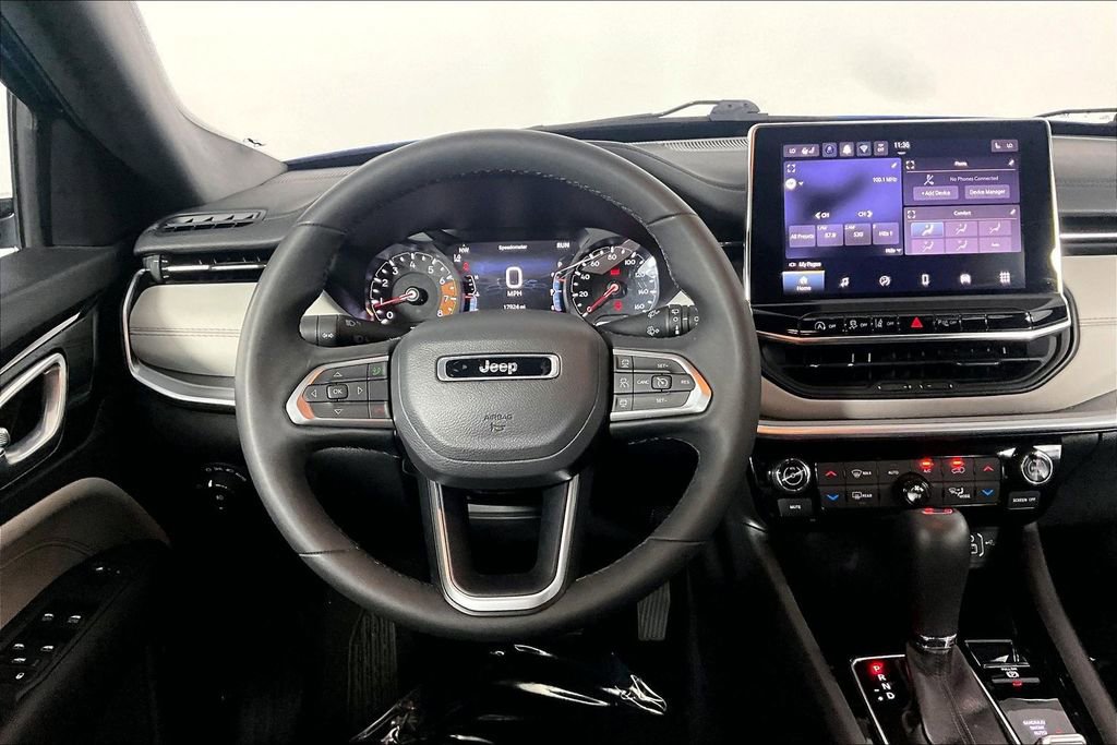 Used 2025 Jeep Compass Limited AWD/4WD image 5