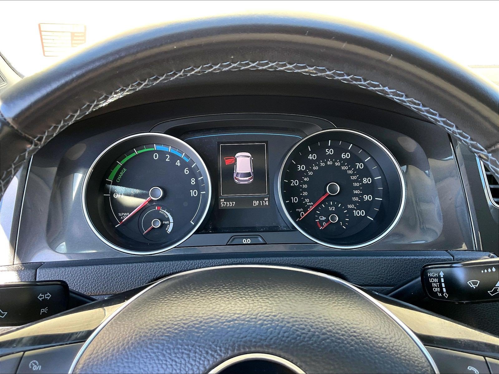 Used 2018 Volkswagen e-Golf SE FWD image 20