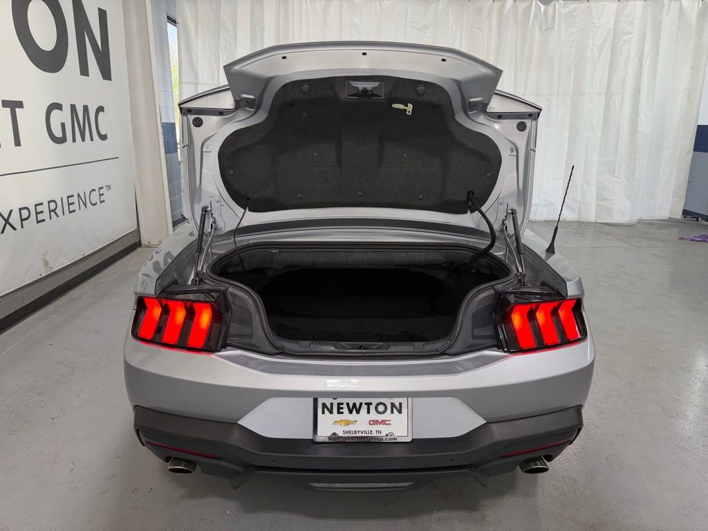 Used 2024 Ford Mustang Premium RWD image 31