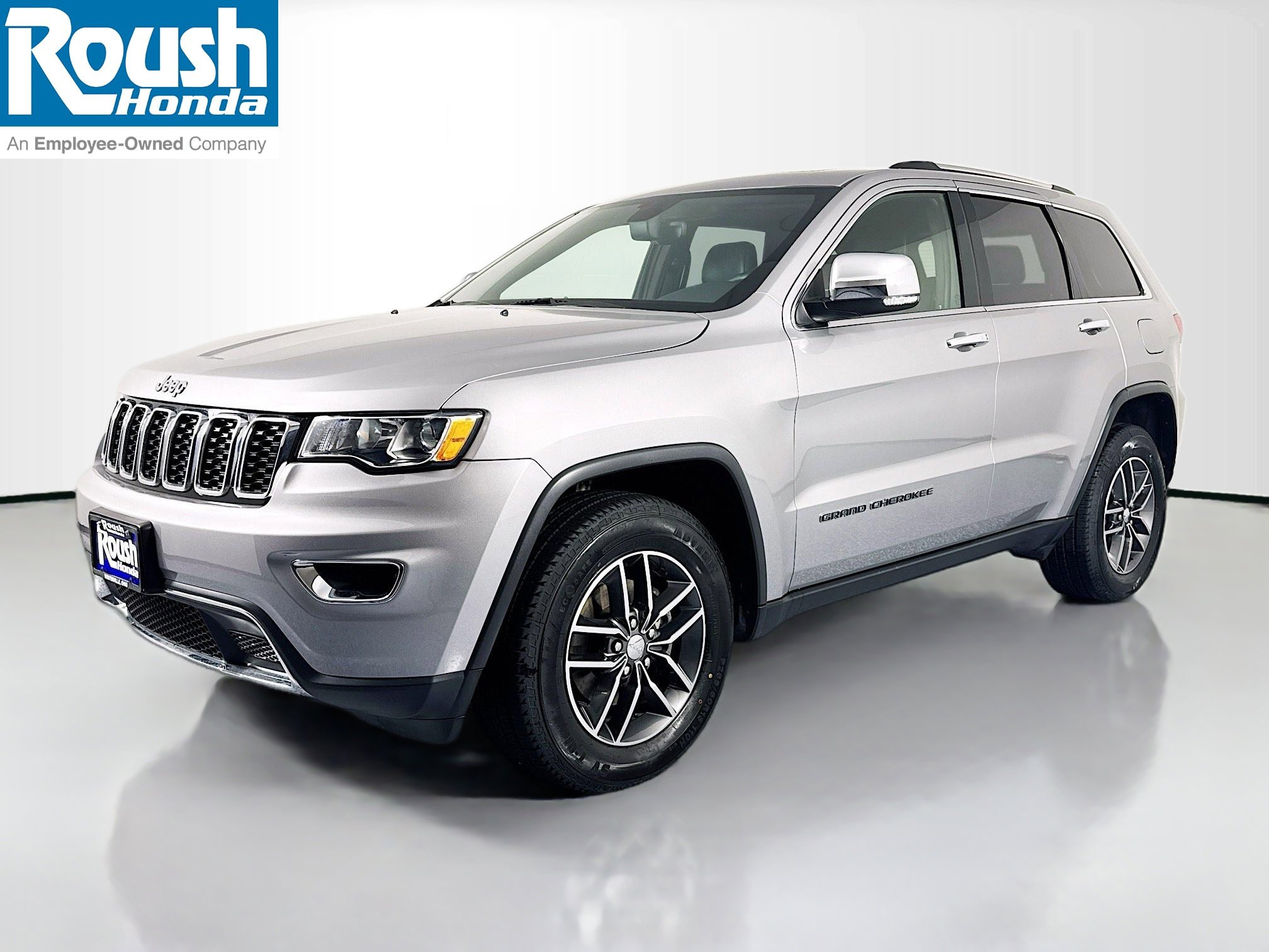 Used 2017 Jeep Grand Cherokee Limited AWD/4WD image 1