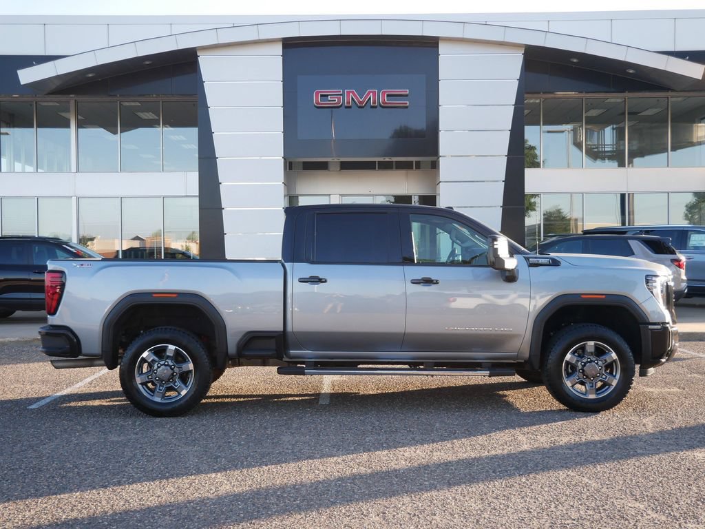 Used 2025 GMC Sierra 3500 SLT w/ SLT Premium Package AWD/4WD image 2
