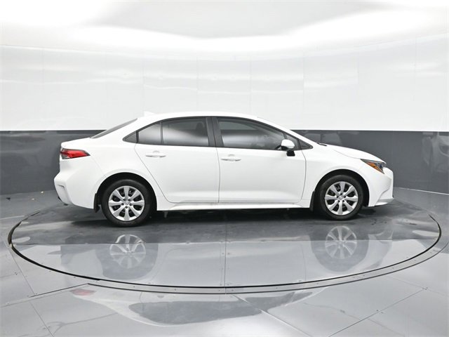 Used 2025 Toyota Corolla LE image 26