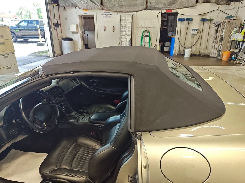 Used 2001 Chevrolet Corvette Convertible w/ Preferred Equipment Group2 RWD image 27