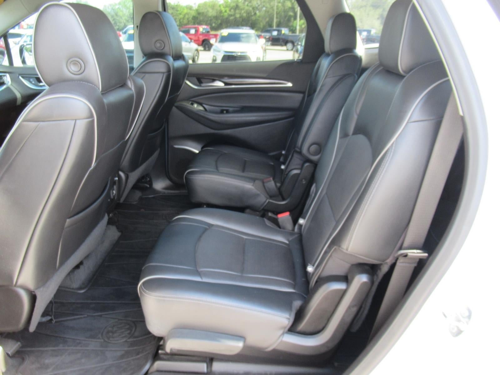 Used 2021 Buick Enclave Avenir w/ Avenir Technology Package AWD/4WD image 39