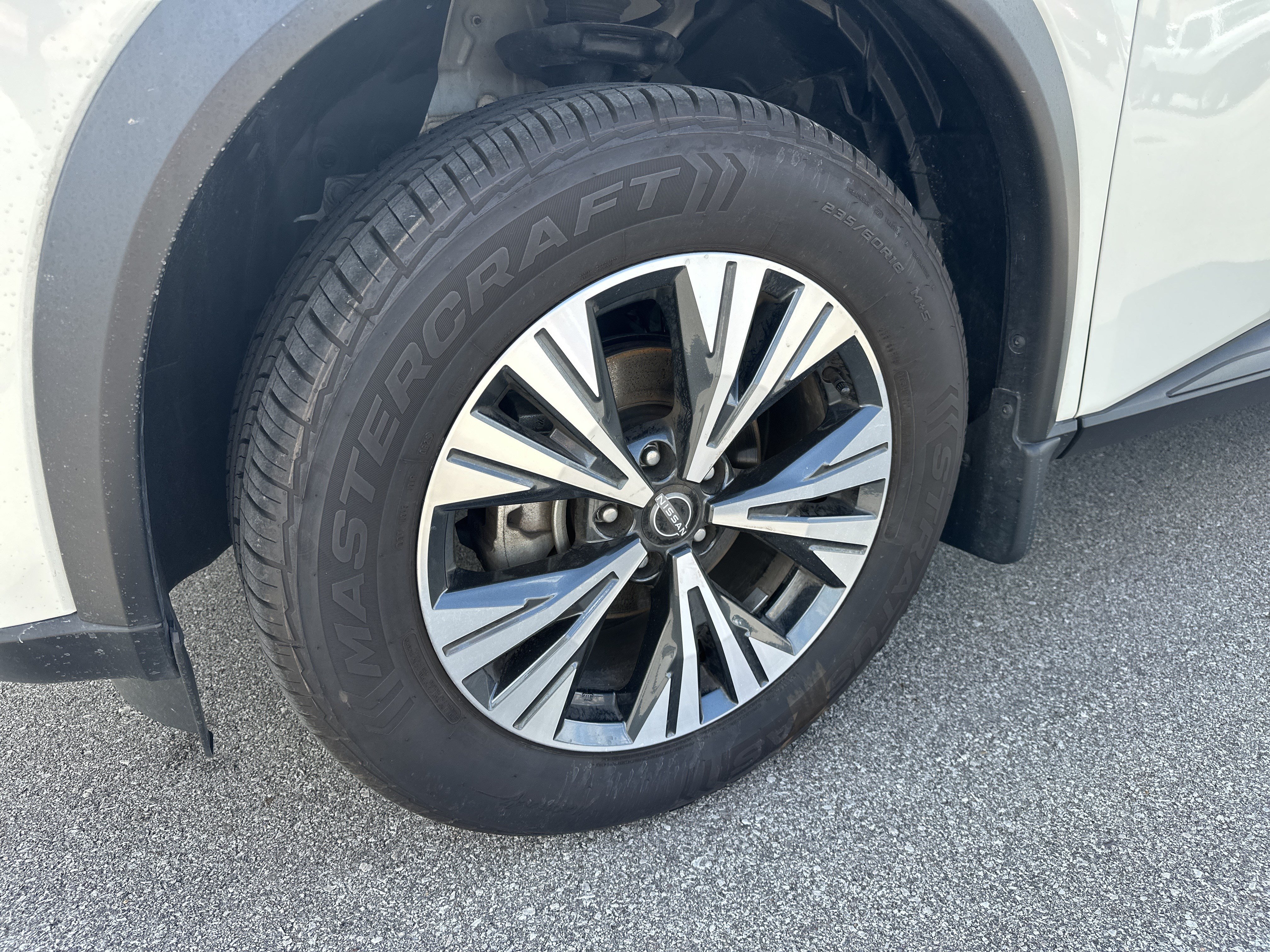Used 2023 Nissan Rogue SV AWD/4WD image 8