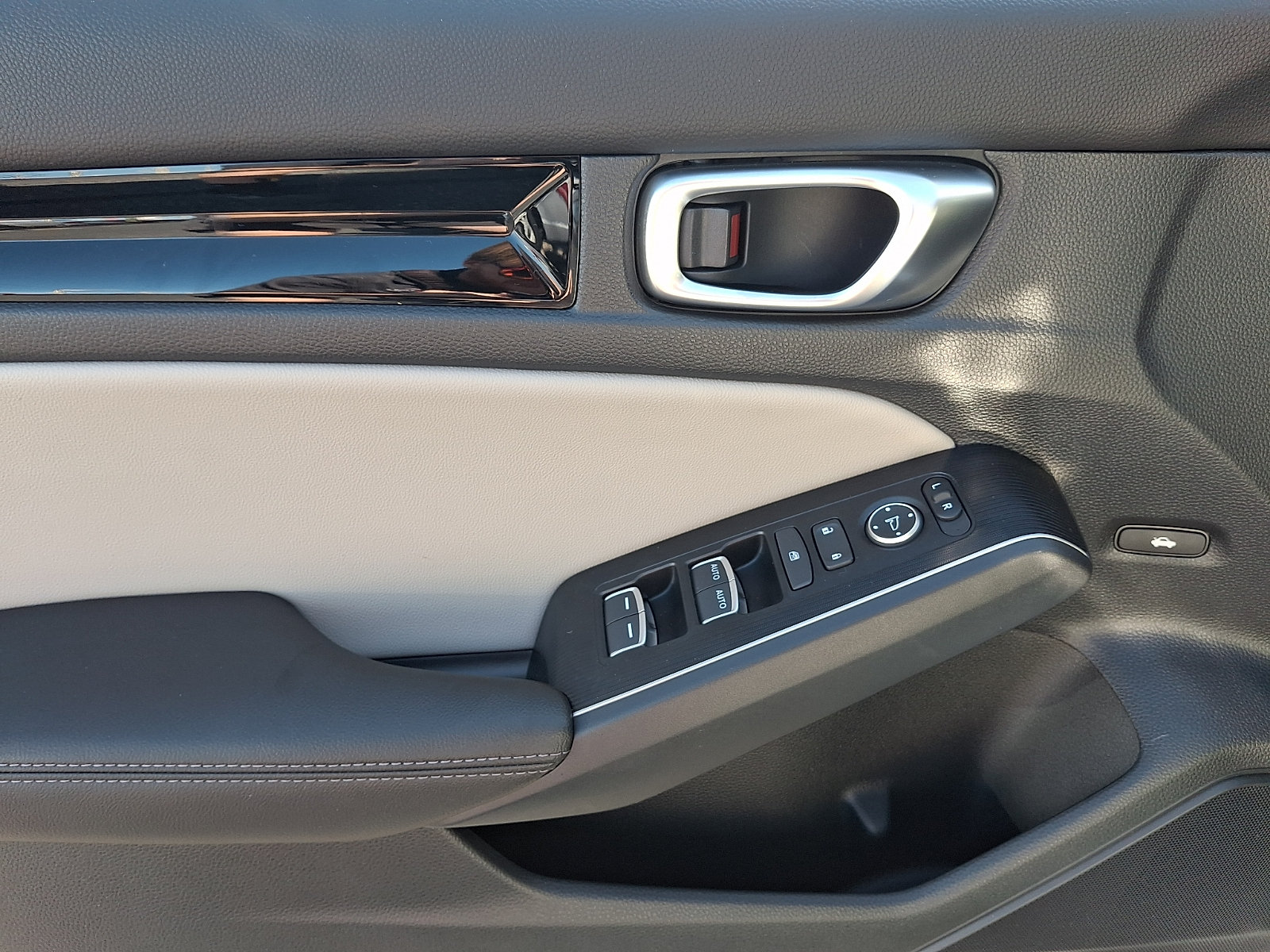 Certified 2024 Honda Civic Touring image 11