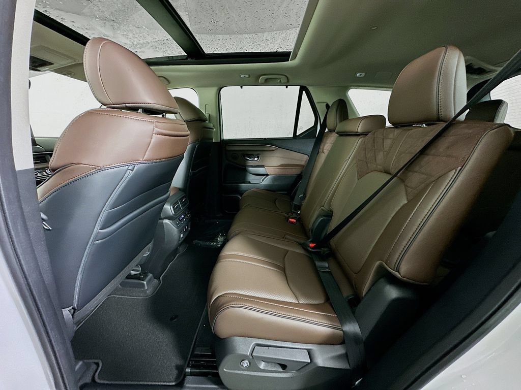 Used 2026 Honda Pilot Elite image 17