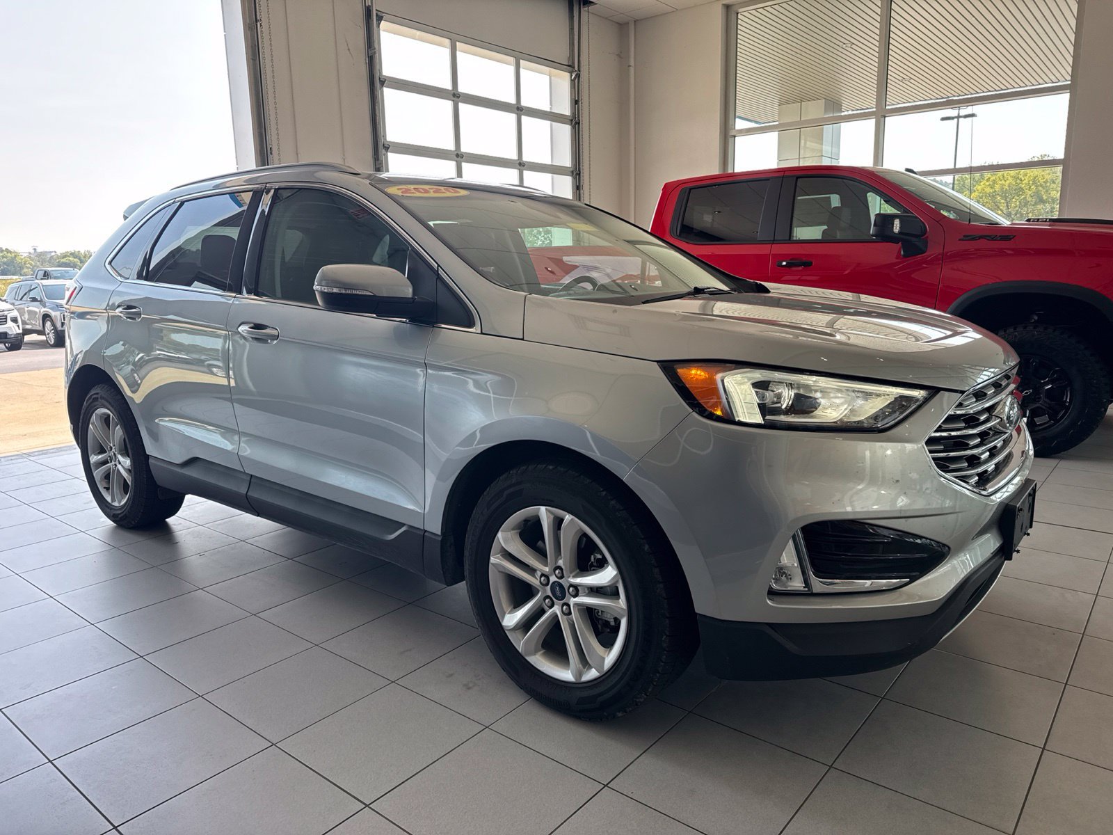 Used 2020 Ford Edge SEL FWD image 3