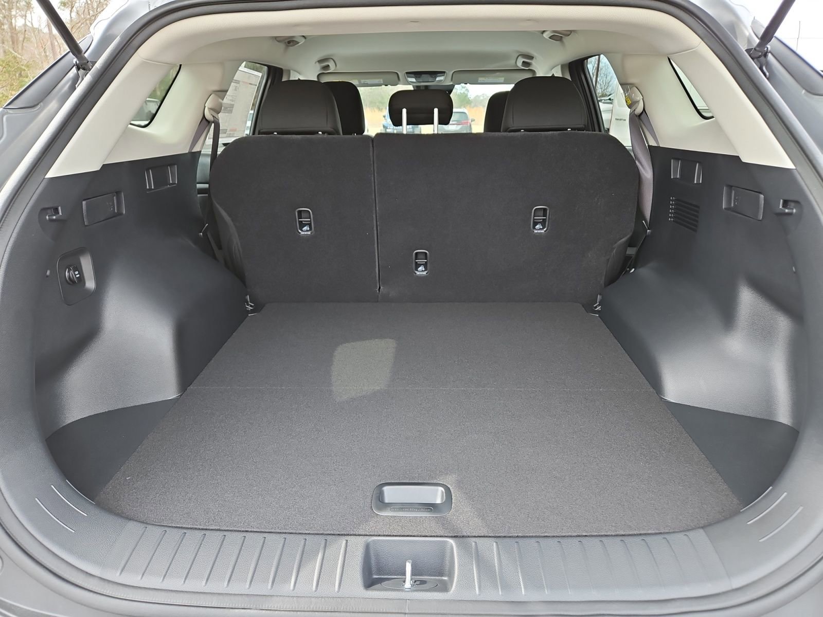 Used 2025 Kia Sportage LX image 19