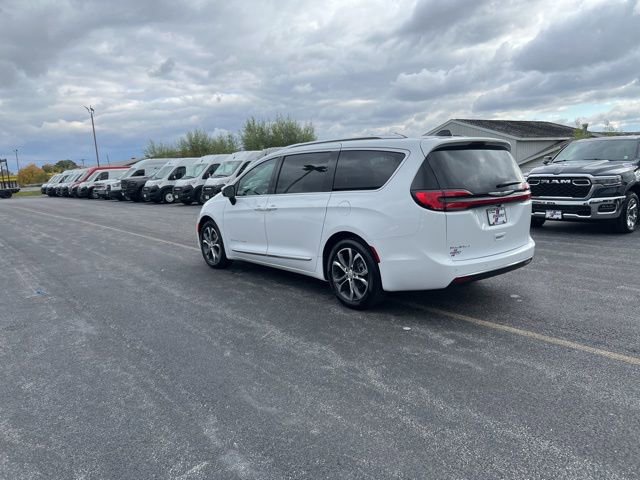 New 2026 Chrysler Pacifica Pinnacle FWD image 3