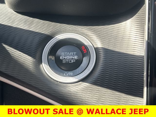 Used 2024 Jeep Grand Cherokee Altitude image 21